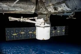 Успішно пристикувався до МКС вантажний корабель компанії SpaceX