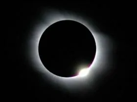 Впервые аппарат NASA заснял двойное солнечное затмение. ВИДЕО