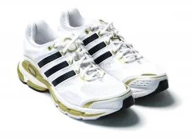 Первые кроссовки Adidas немецкие роботы произведут в 2016 году