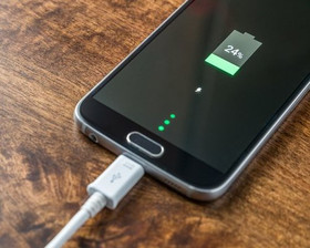 Смартфон, чому краще не заряджати його до 100%