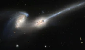 Удивительный мост между галактиками обнаружили ученые