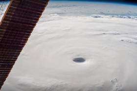 Видео из космоса мощного тайфуна “Соуделор” показало космическое агенство NASA