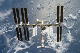 Позапланово скоректувавши орбіту, МКС ухилилась від космічного сміття
