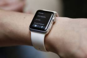 За день Apple Watch заказали миллион человек