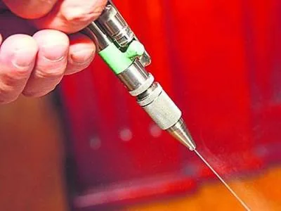 Унікальний струменевий скальпель розробили українські науковці