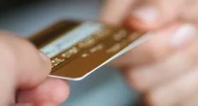 О новой схеме кражи денег с карточных счетов украинцев предупреждает Нацбанк