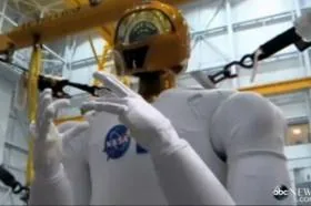 Обновленного робонавта представило NASA
