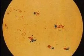 Обнаружена вода на Солнце