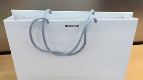 Запатентовала бумажный пакет Apple