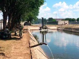 На учениях покатались на танках под водой украинские военнослужащие