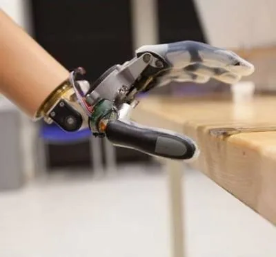 Создан “умный” биологический протез руки Smarthand