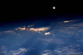 З космосу NASA опублікувало знімок повного Місяця