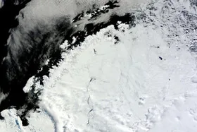 Снизилась до рекордно низкого уровня площадь арктического морского льда
