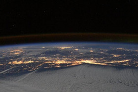 Сделал снимок ночной Земли из космоса астронавт NASA