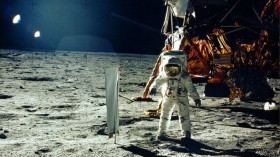 Оголосив екіпаж корабля dearMoon, який облетить Місяць, японський мільярдер. Це все митці