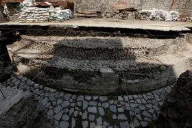 В центре Мехико мексиканские археологи обнаружили руины древнего здания ацтеков. ВИДЕО