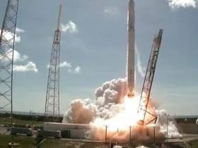Запущенный с грузом на МКС корабль компании SpaceX, взорвался сразу после старта