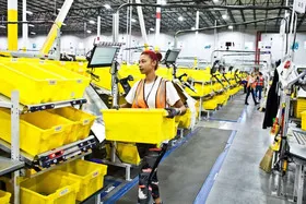 Почали масові страйки працівники Amazon по усьому світу