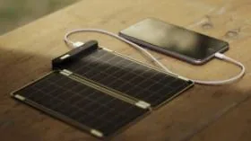 У вересні вийде мобільна сонячна батарея Solar Paper