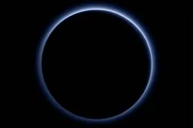Небо на Плутоні синє – NASA