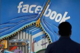 Прекратить слежку за пользователями обязали Facebook