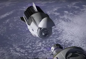 Завершує переїзд на Міжнародну космічну станцію SpaceX Dragon Crew Ship