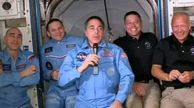Экипаж Crew Dragon успешно перешел на МКС – удивительный момент