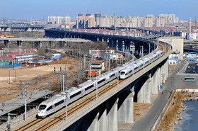 Не наносити макіяж у поїздах просить жінок китайська залізниця
