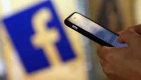 Дозволить відстежувати пости “фабрики тролів” Facebook