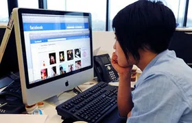 Следить за активистами Facebook запретил