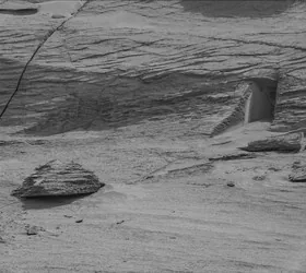 “Вход в марсианское подземелье” сфотографировал марсоход Curiosity
