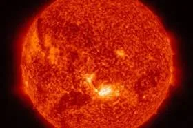 Фото яркой вспышки на Солнце опубликовало NASA
