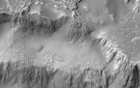 Лавовий водоспад на Марсі NASA показало