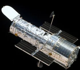 Неймовірне фото червоного зоряного скупчення зробив телескоп Hubble