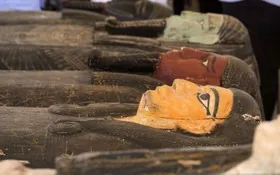 2300-річну мумію хлопчика із золотим язиком та серцем-скарабеєм у Єгипті знайшли