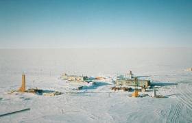 Антарктика. Признаки жизни в подледном озере