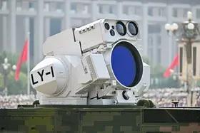 Китай показав новітні дрони зі ШІ та лазерну зброю – “Майбутнє сучасної війни”