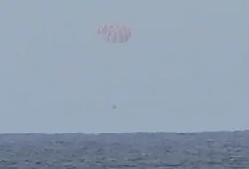 Здійснив успішну посадку в Тихому океані вантажний корабель SpaceX з мишами на борту