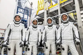 Корабель Crew Dragon із чотирма астронавтами SpaceX нарешті запустила до МКС
