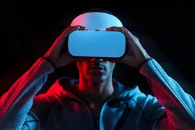 Для лечения хронической боли в США разрешили использовать VR-шлемы