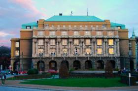 Поступить в чешский Карлов университет поможет сайт в Сети