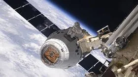 Начал стыковку к МКС космический грузовик Cargo Dragon. ВИДЕО