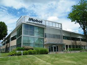 Виробника робототехніки iRobot купує Amazon
