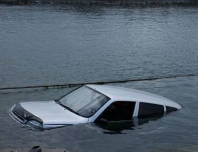 Volvo допоможе вибратись з – під води