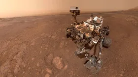 Перед переездом на новое место марсоход Curiosity сделал селфи