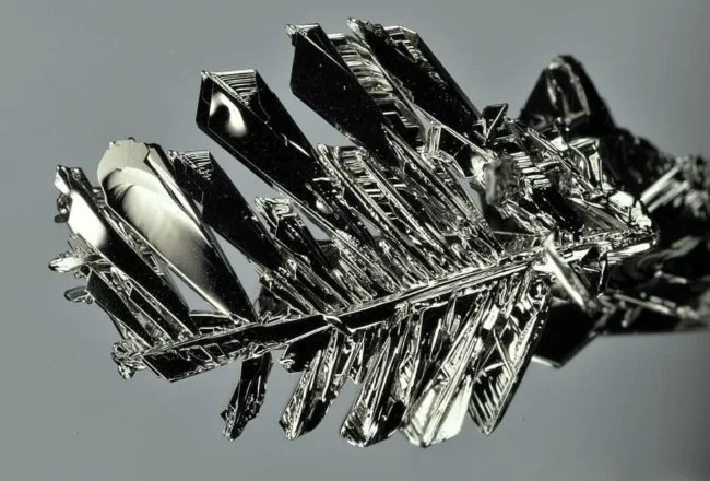 Один із найтвердіших матеріалів у світі навчилися друкувати на 3D-принтері без великих дефектів