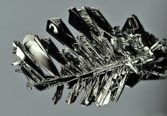 Один із найтвердіших матеріалів у світі навчилися друкувати на 3D-принтері без великих дефектів