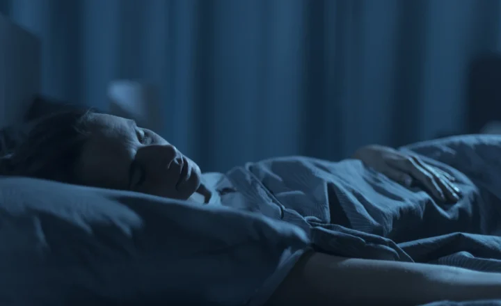 Сонний параліч: як виникає стан, коли людина прокинулася, але ще не рухається